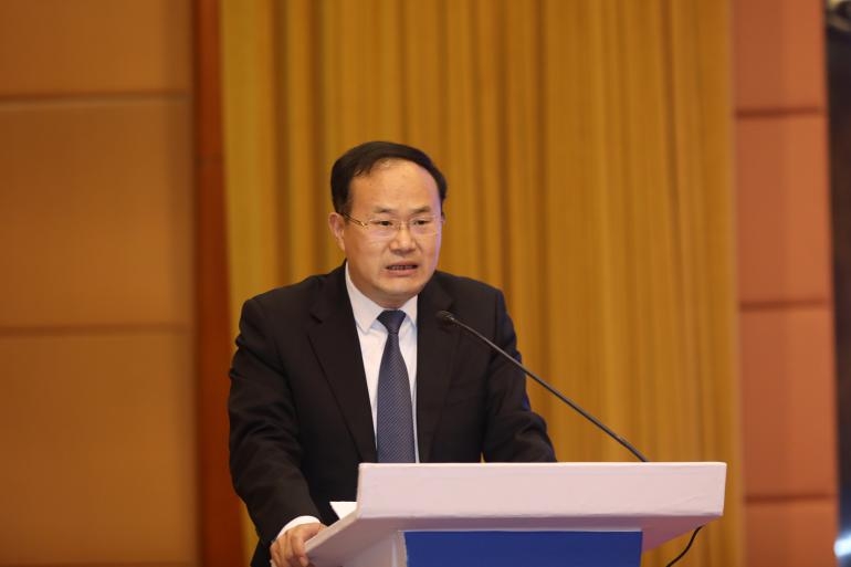 韩强主任参加威海市新阶层联谊会总结大会并作工作报告