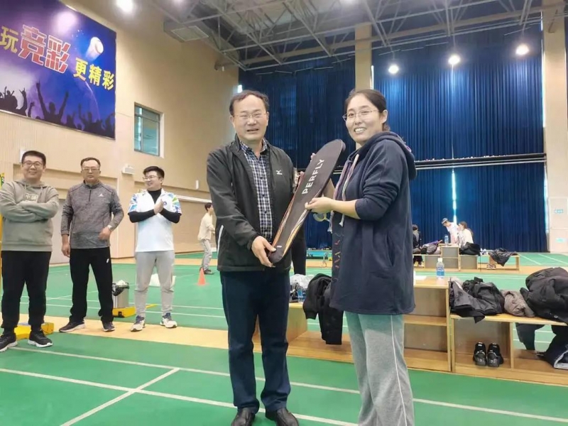 山东凌云志律师事务所成功举办第一届羽毛球比赛
