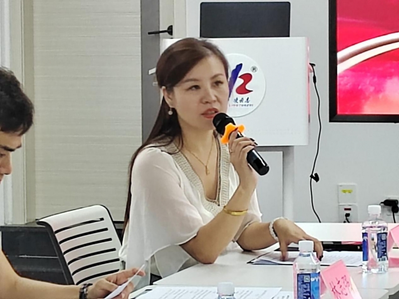 威海市新联会金点子工作推进会在凌云志法商学院召开